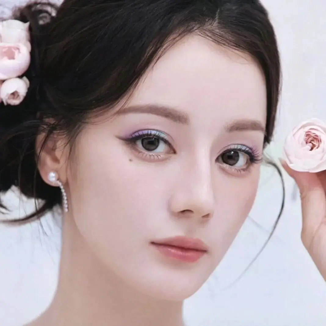 _春节都过完了，你还没化花神妆吗？_春节都过完了，你还没化花神妆吗？