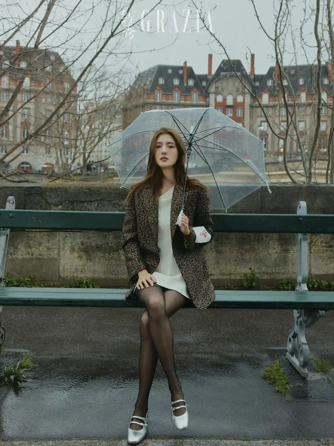 赵丽颖穿得又帅又酷_赵丽颖穿什么裙子上热搜了_