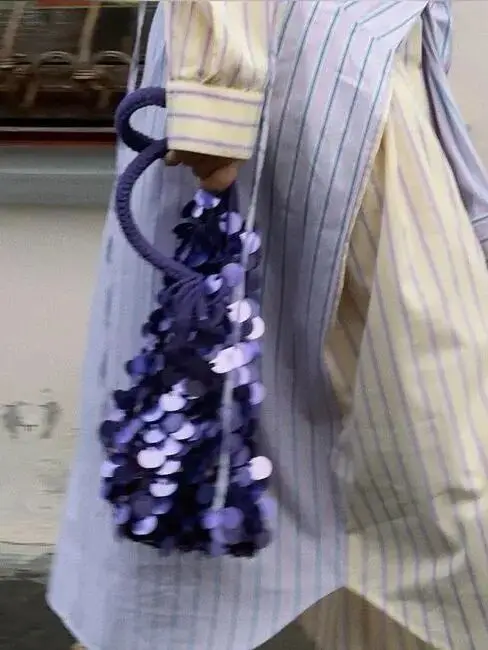 赵丽颖穿什么裙子上热搜了__赵丽颖穿得又帅又酷