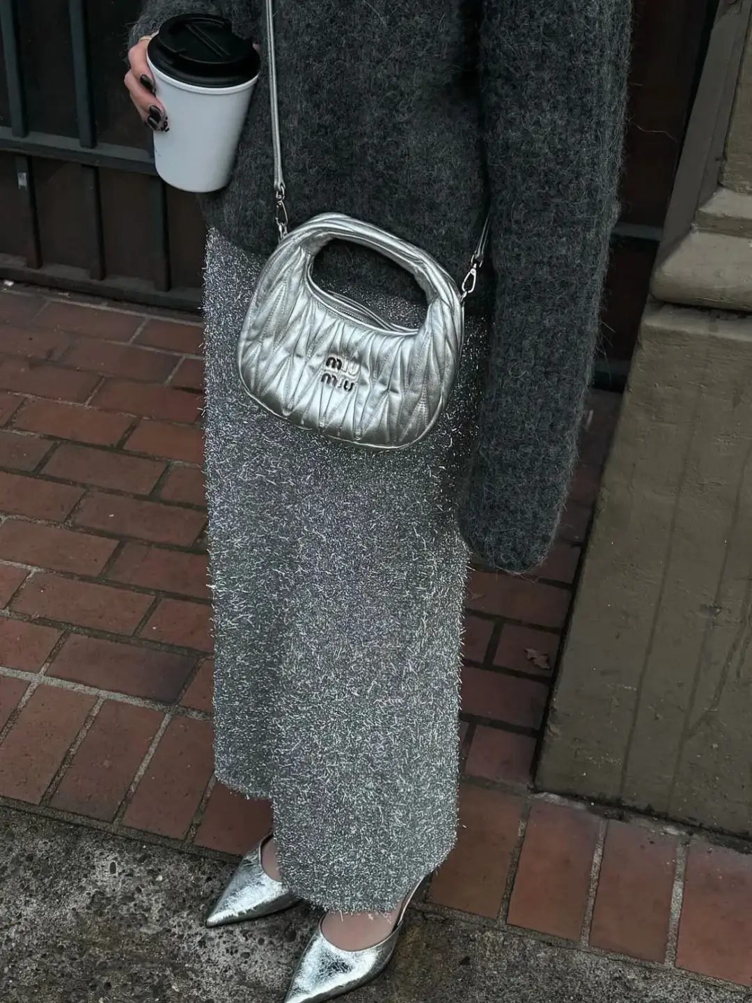 赵丽颖穿什么裙子上热搜了__赵丽颖穿得又帅又酷