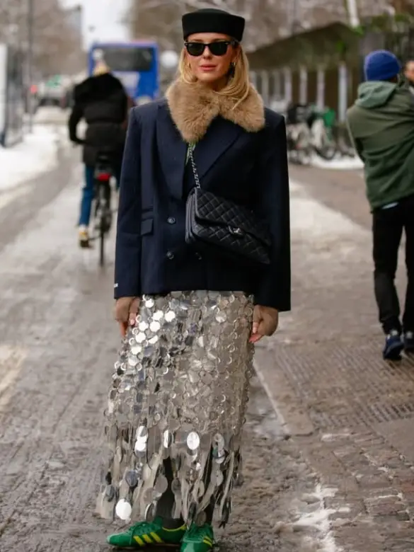 赵丽颖穿什么裙子上热搜了_赵丽颖穿得又帅又酷_