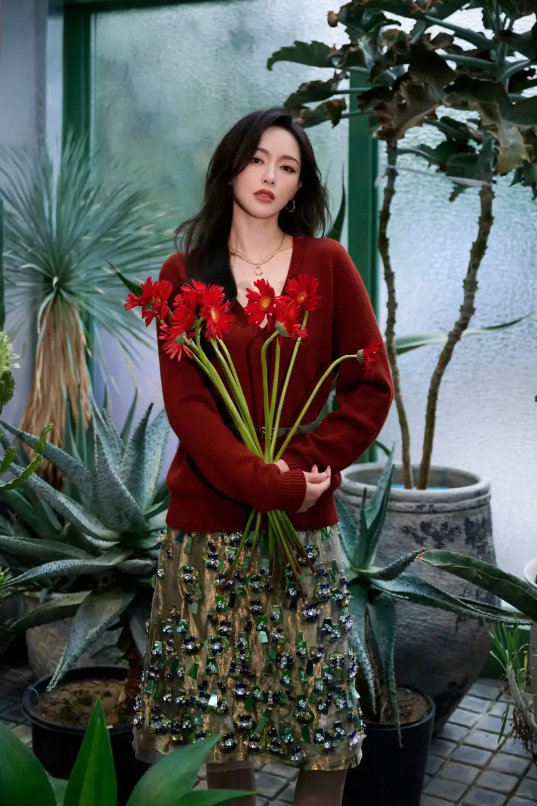 赵丽颖穿什么裙子上热搜了__赵丽颖穿得又帅又酷