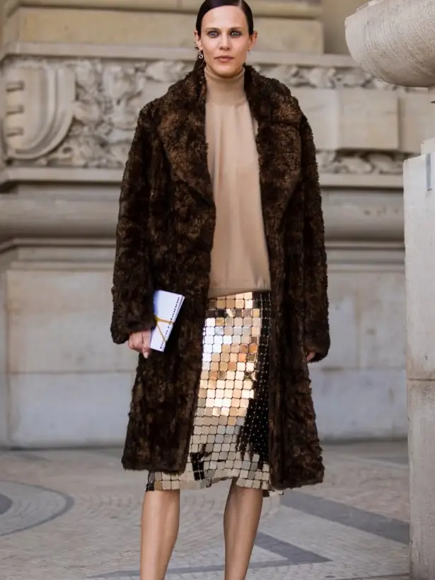 赵丽颖穿得又帅又酷_赵丽颖穿什么裙子上热搜了_