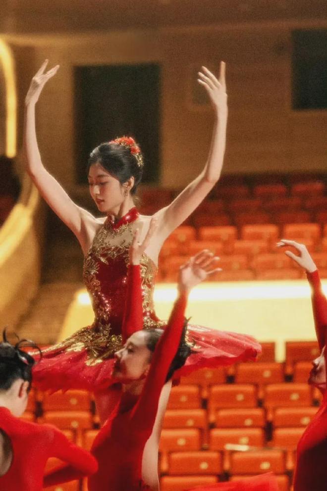 _《纯真年代的爱情》6美女颜值排名:李书漫第4郭晓婷第2,她第一_《纯真年代的爱情》6美女颜值排名:李书漫第4郭晓婷第2,她第一