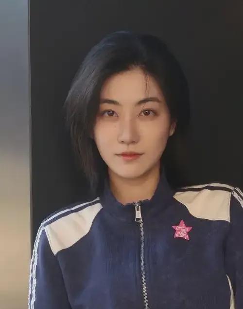 《纯真年代的爱情》6美女颜值排名:李书漫第4郭晓婷第2,她第一_《纯真年代的爱情》6美女颜值排名:李书漫第4郭晓婷第2,她第一_