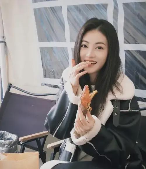 《纯真年代的爱情》6美女颜值排名:李书漫第4郭晓婷第2,她第一__《纯真年代的爱情》6美女颜值排名:李书漫第4郭晓婷第2,她第一