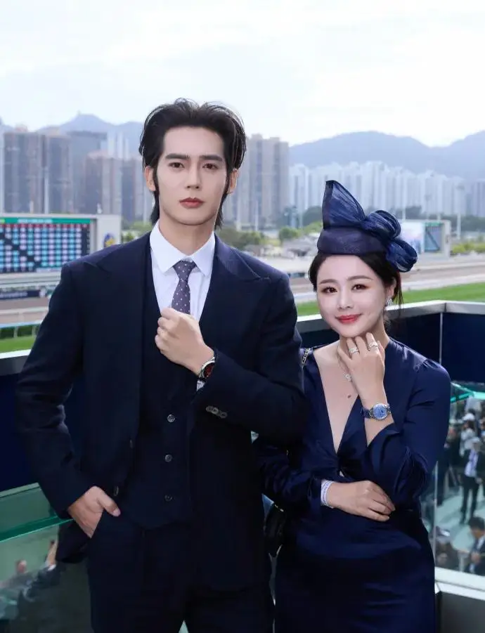 谷爱凌夺冠戴万国金表，胡兵时装周戴宝珀！马年戴什么表？__谷爱凌夺冠戴万国金表，胡兵时装周戴宝珀！马年戴什么表？