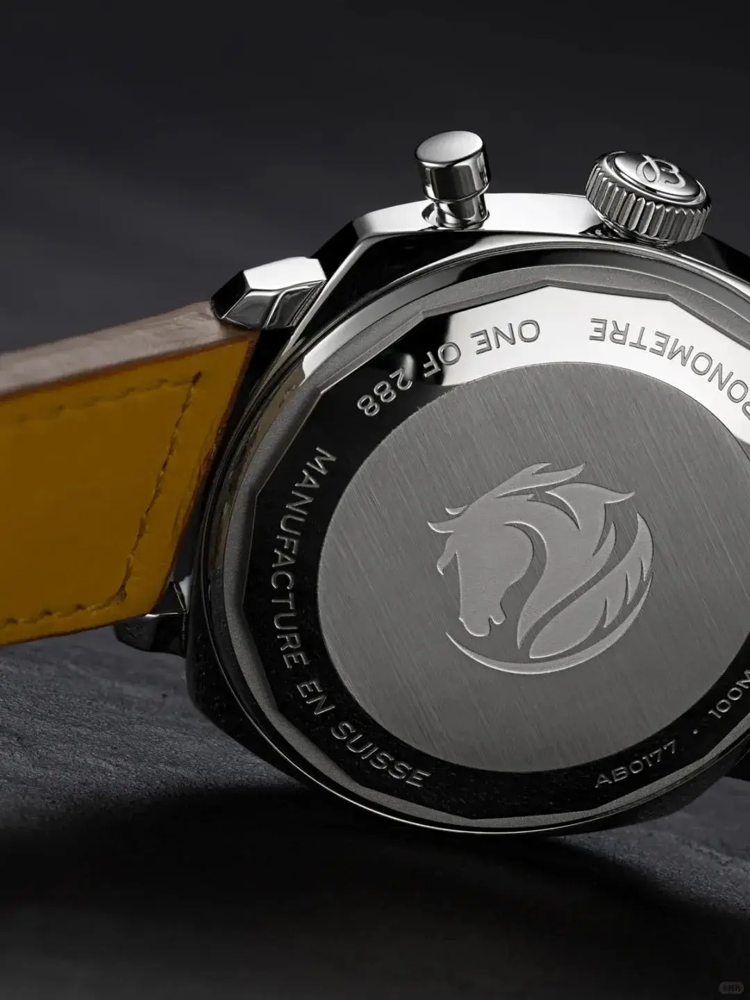 谷爱凌夺冠戴万国金表，胡兵时装周戴宝珀！马年戴什么表？_谷爱凌夺冠戴万国金表，胡兵时装周戴宝珀！马年戴什么表？_