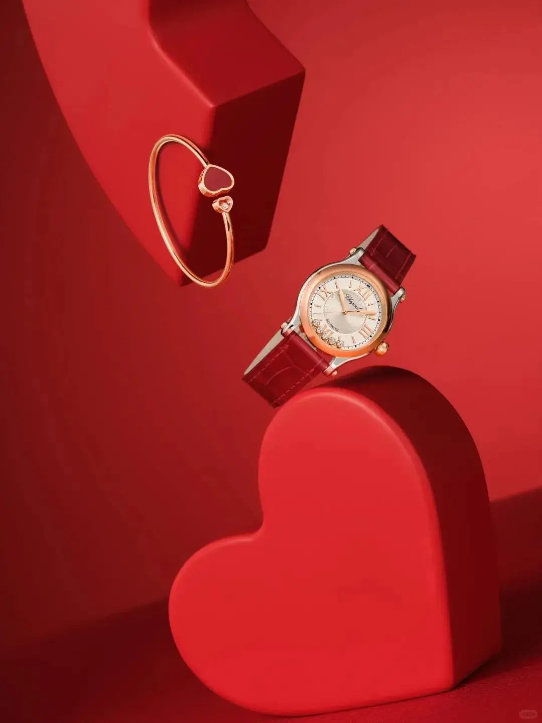 谷爱凌夺冠戴万国金表，胡兵时装周戴宝珀！马年戴什么表？_谷爱凌夺冠戴万国金表，胡兵时装周戴宝珀！马年戴什么表？_