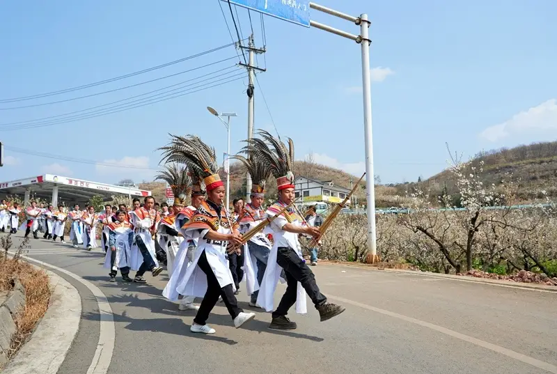 贵州纳雍百兴镇图片_贵州纳雍枪杆岩图片_