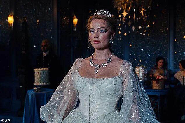 《呼啸山庄》新片翻车？原著家族又被扒，虐狗又吸毒！__《呼啸山庄》新片翻车？原著家族又被扒，虐狗又吸毒！