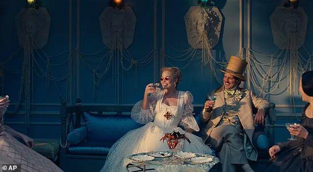 _《呼啸山庄》新片翻车？原著家族又被扒，虐狗又吸毒！_《呼啸山庄》新片翻车？原著家族又被扒，虐狗又吸毒！