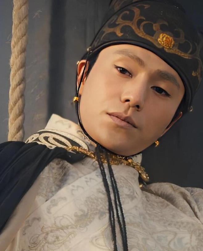 陈坤董洁综艺_陈坤牵手_