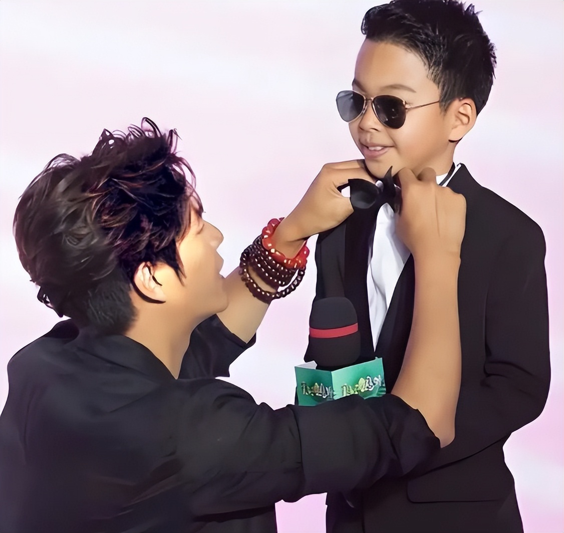 陈坤董洁综艺_陈坤牵手_