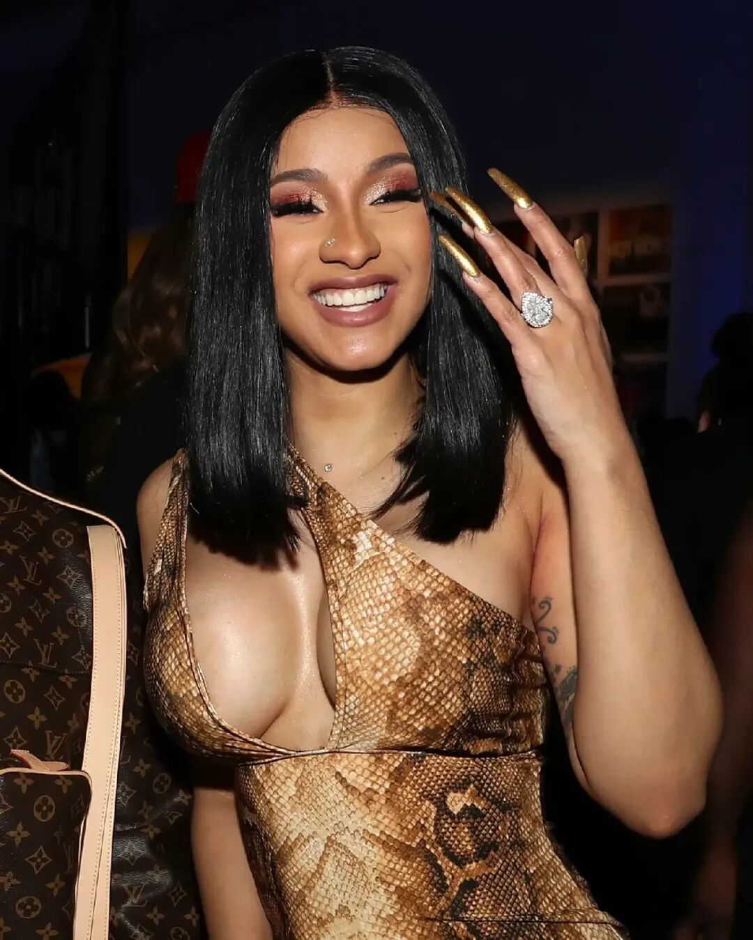 小恩爱的钻戒价值__小恩爱的钻戒