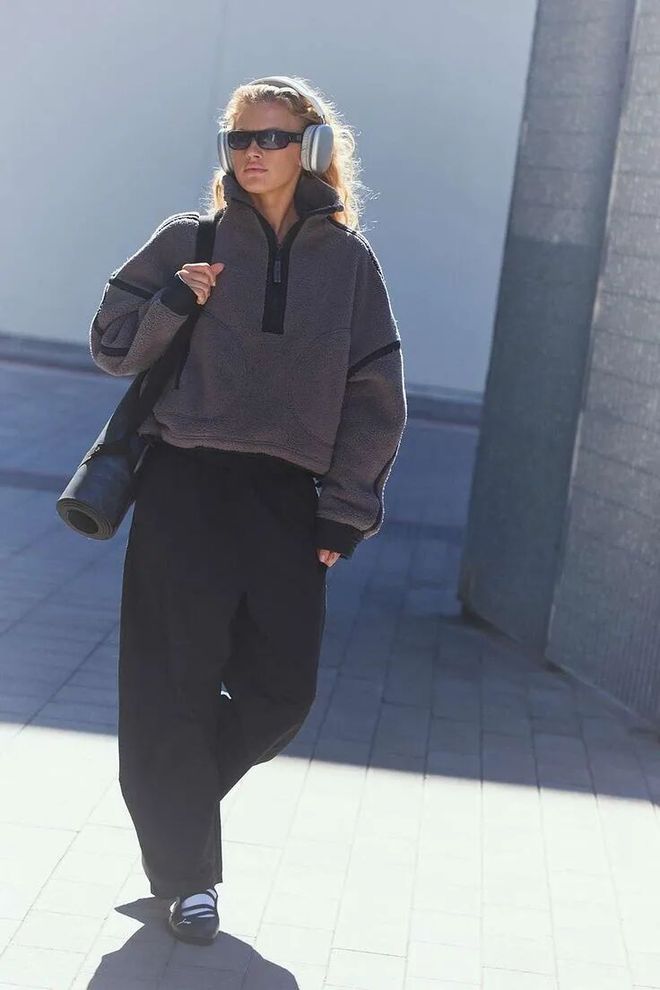 春天穿卫衣合适吗_春天穿卫衣还是毛衣_