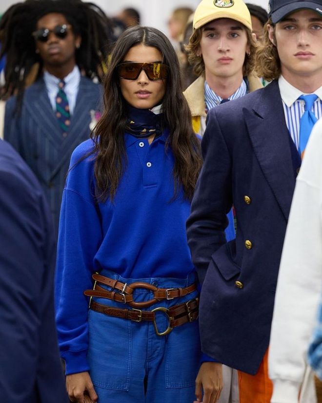 春天穿卫衣合适吗_春天穿卫衣还是毛衣_