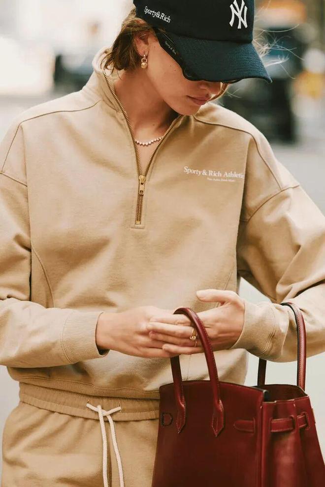 春天穿卫衣还是毛衣_春天穿卫衣合适吗_