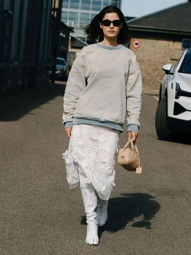 春天穿卫衣合适吗__春天穿卫衣还是毛衣