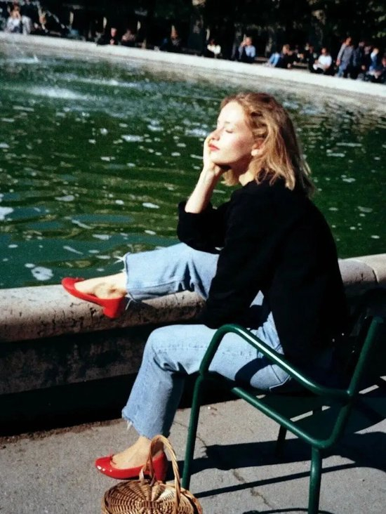 _是谁还没看过这份不“妈见打”的春节穿搭指南_是谁还没看过这份不“妈见打”的春节穿搭指南