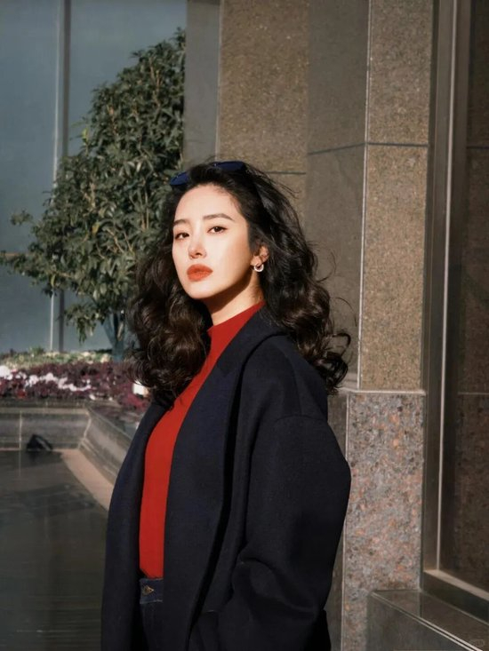 _是谁还没看过这份不“妈见打”的春节穿搭指南_是谁还没看过这份不“妈见打”的春节穿搭指南