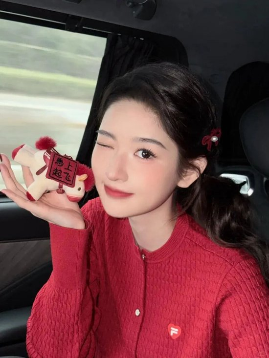 是谁还没看过这份不“妈见打”的春节穿搭指南_是谁还没看过这份不“妈见打”的春节穿搭指南_