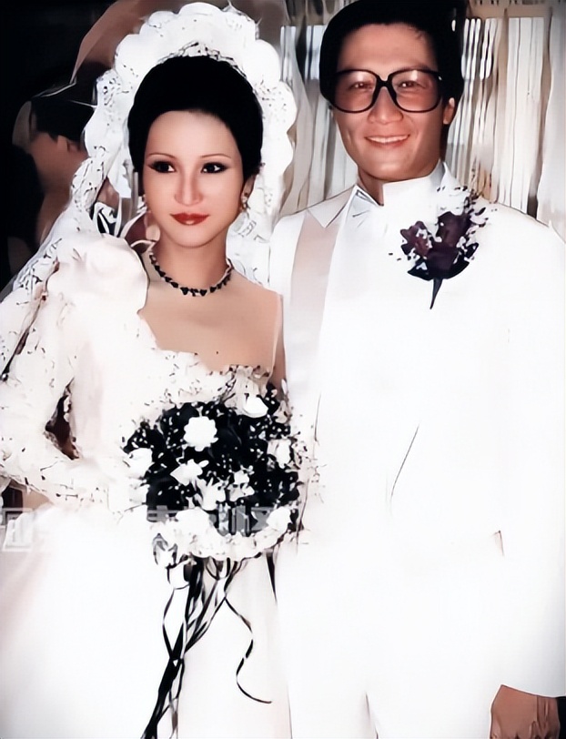 葛优瘫碧瑶坐秦明站__带坐便的轮椅轮椅价格