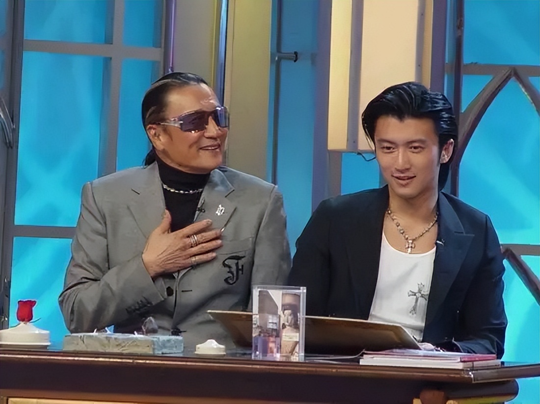 葛优瘫碧瑶坐秦明站_带坐便的轮椅轮椅价格_