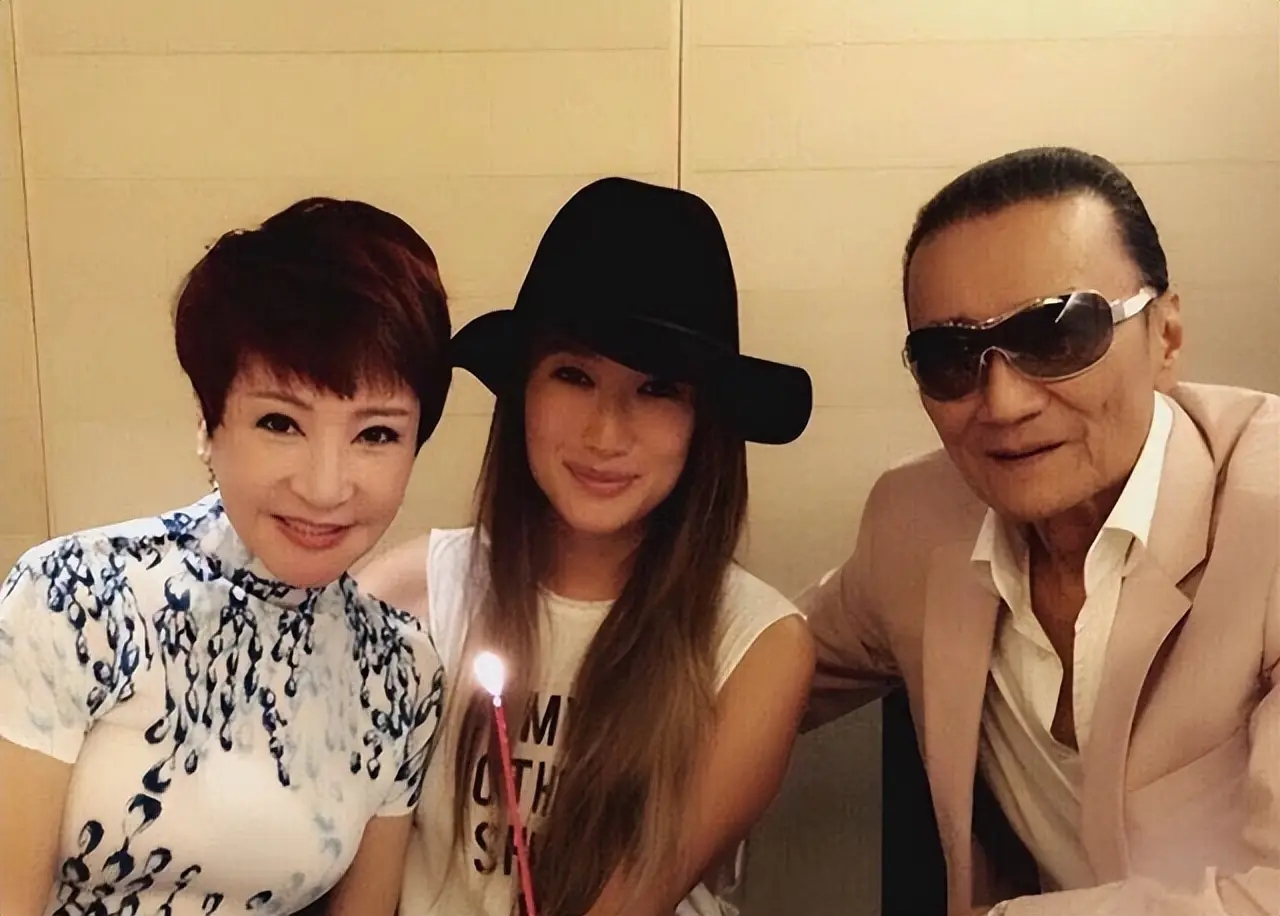 葛优瘫碧瑶坐秦明站_带坐便的轮椅轮椅价格_