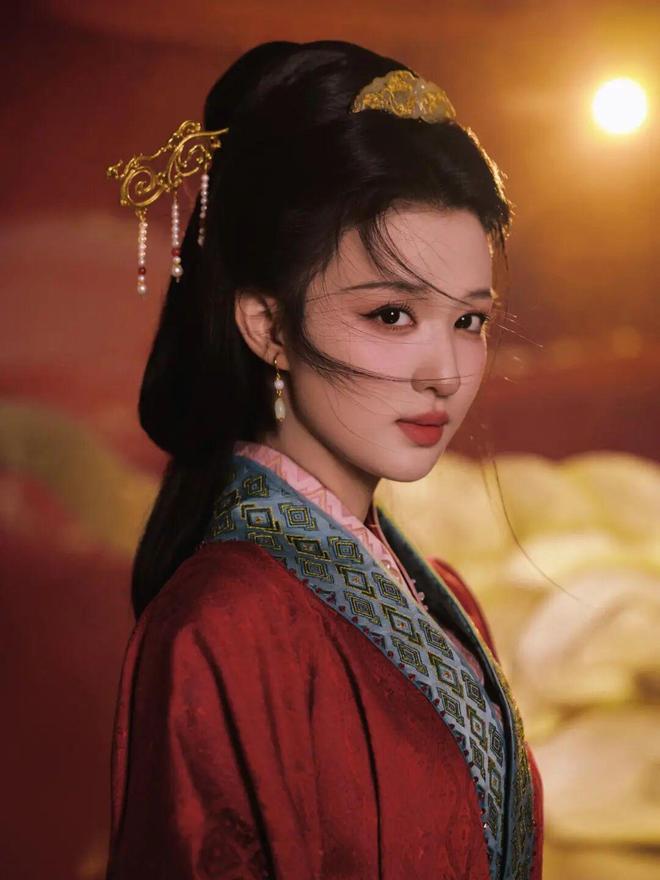 好美啊！原来“国泰民安脸”长这样