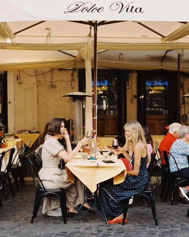 舒淇穿搭夏季图片_舒淇时尚简约穿搭_