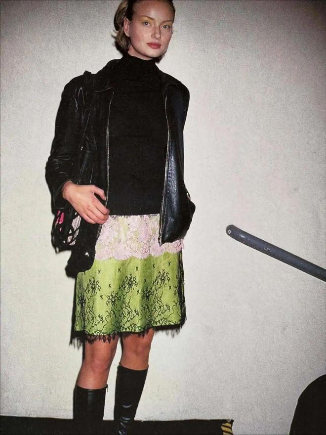 舒淇时尚简约穿搭_舒淇穿搭夏季图片_