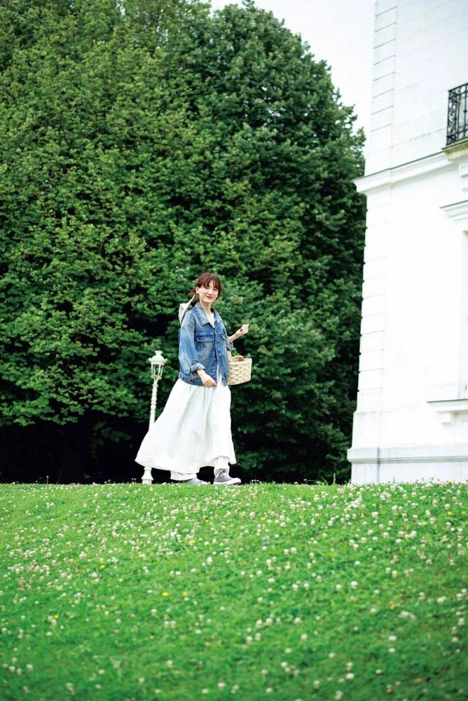 舒淇穿搭夏季图片__舒淇时尚简约穿搭