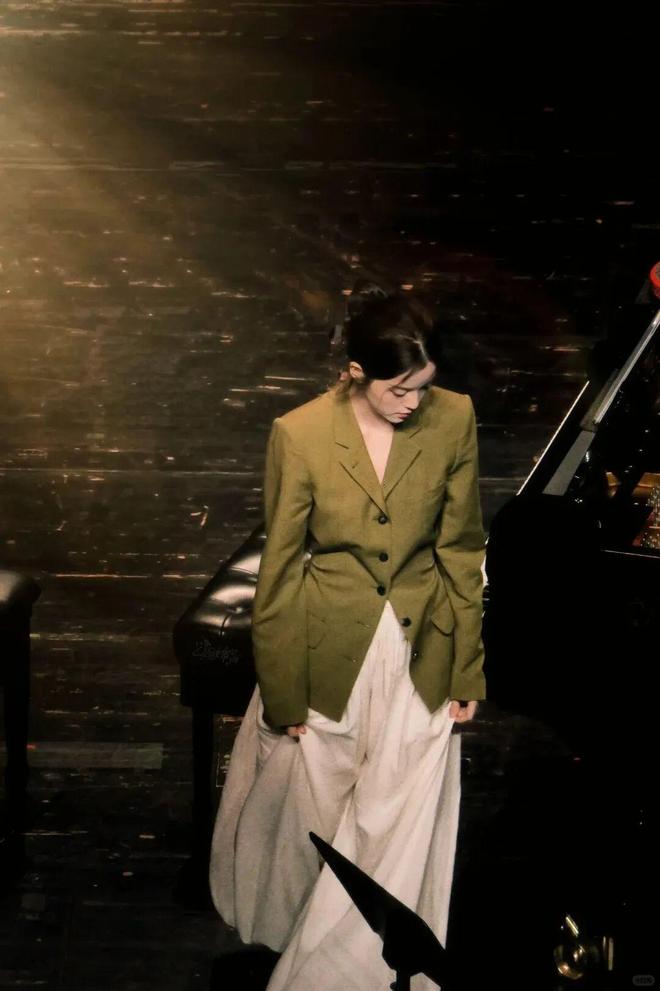 _舒淇时尚简约穿搭_舒淇穿搭夏季图片