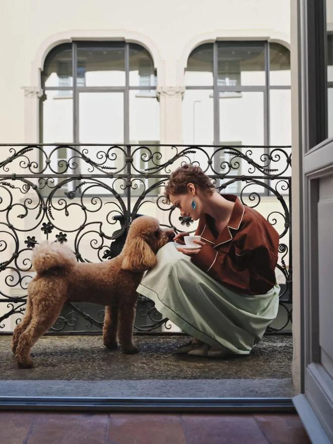 _舒淇穿搭夏季图片_舒淇时尚简约穿搭