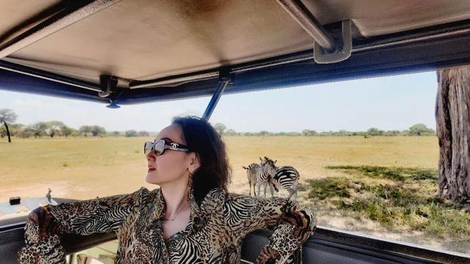 舒淇时尚简约穿搭_舒淇穿搭夏季图片_