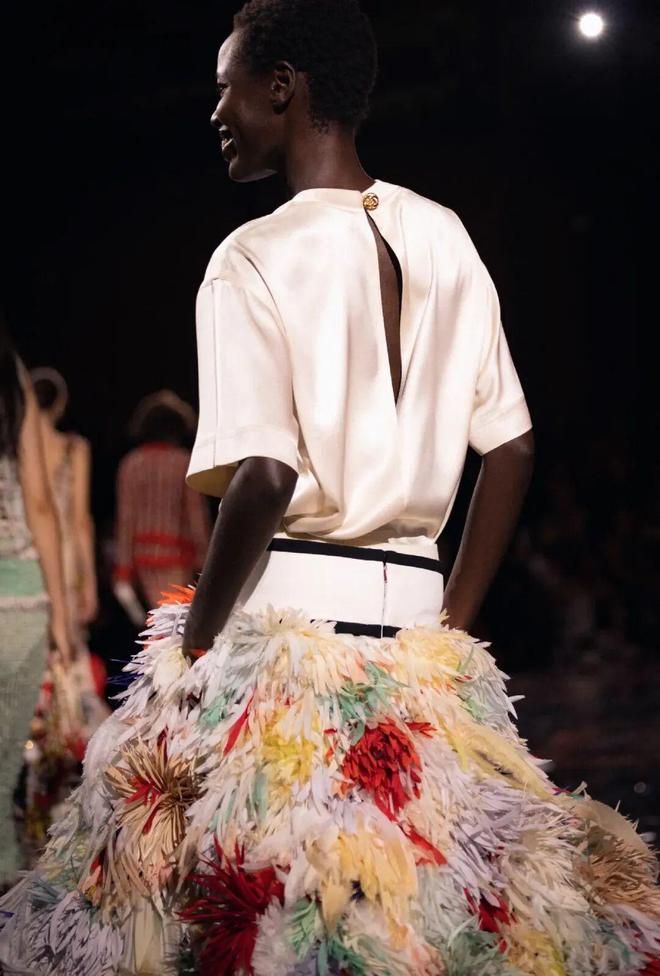 舒淇时尚简约穿搭__舒淇穿搭夏季图片