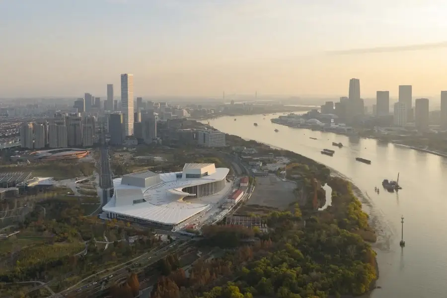 黄浦江，歌剧院，24小时屋顶公园