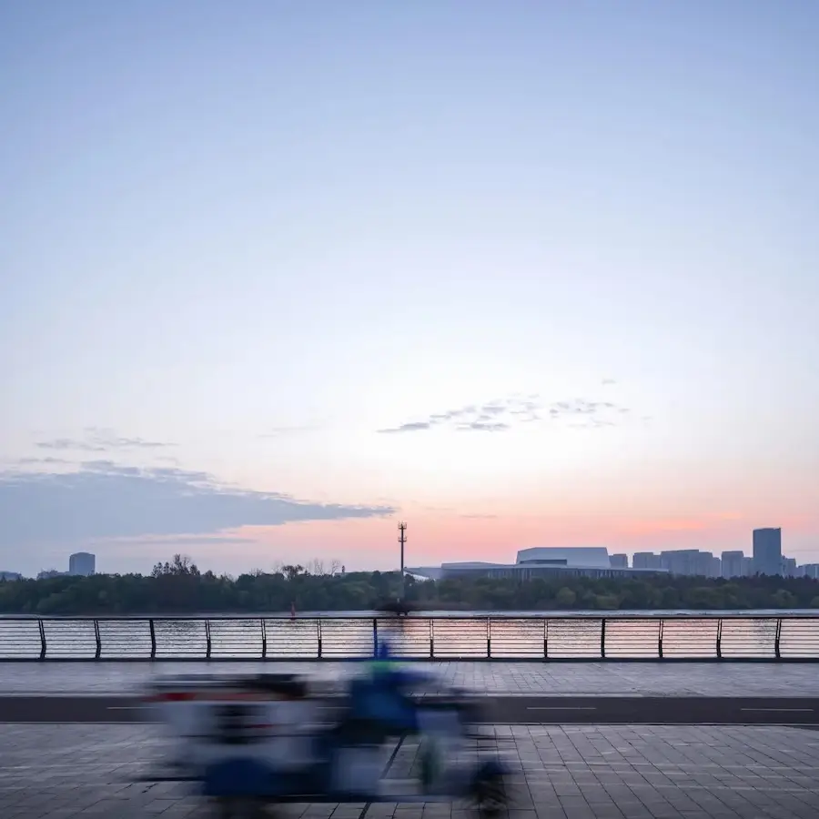 屋顶唱着你的歌_吴泾公园黄浦江_