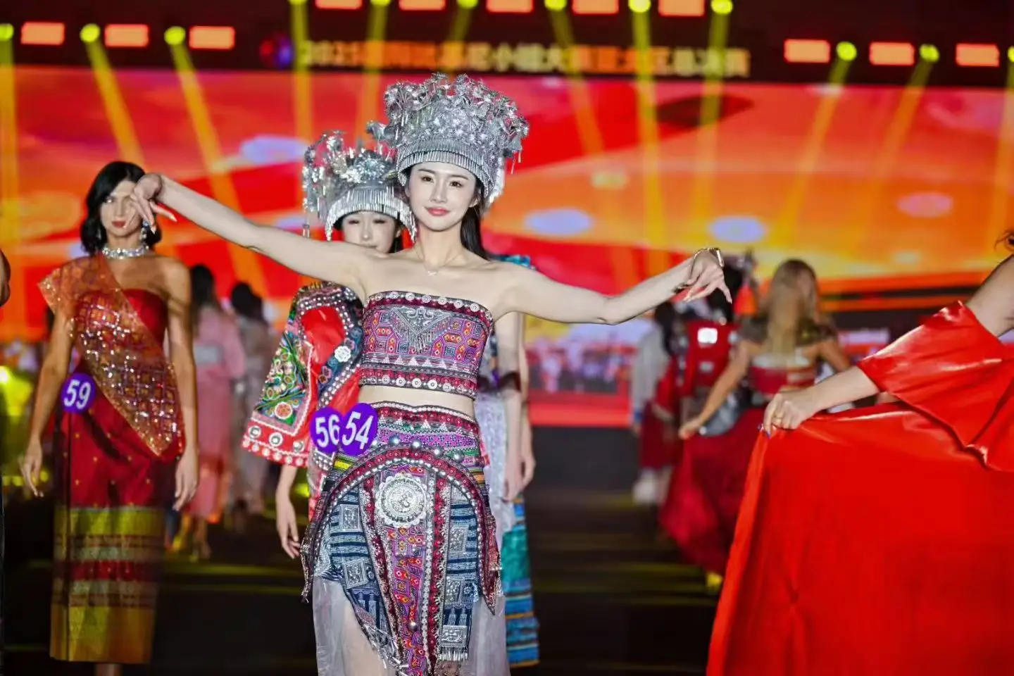 蝶恋敦煌飞天 相约马年花城_蝶恋敦煌飞天 相约马年花城_