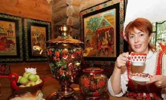 俄罗斯人喝不惯中国白酒_俄罗斯喝不起就替代品_