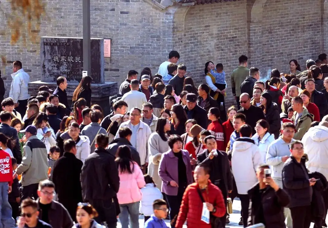 魏坡·新序春节文旅市场火爆出圈