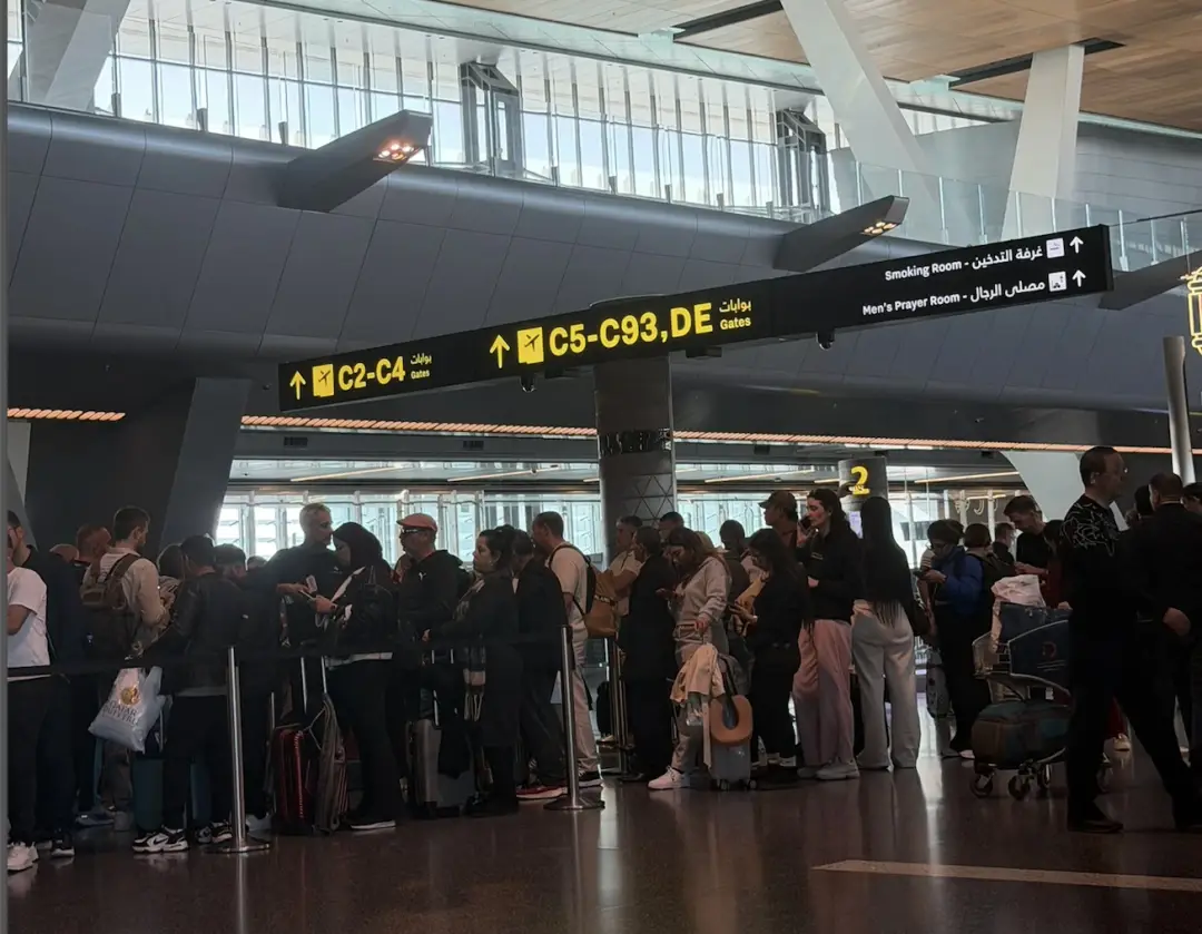 “我们想知道什么时候能回家?”大批旅客滞留,未来一周中东航班情况→