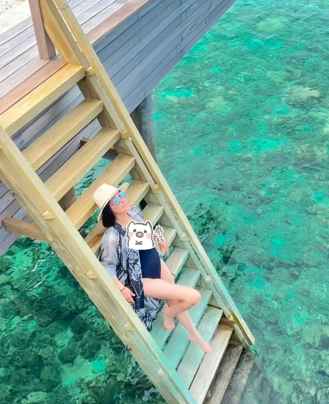 刘嘉玲旅游穿搭_刘嘉玲晒浮潜照_