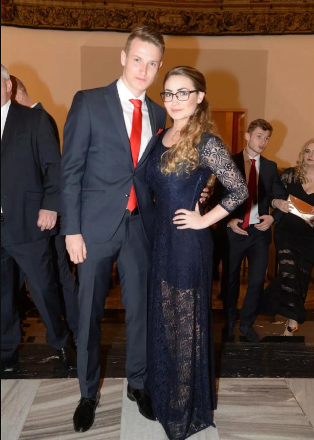 同性官宣的句子_热狗女友官宣二胎_