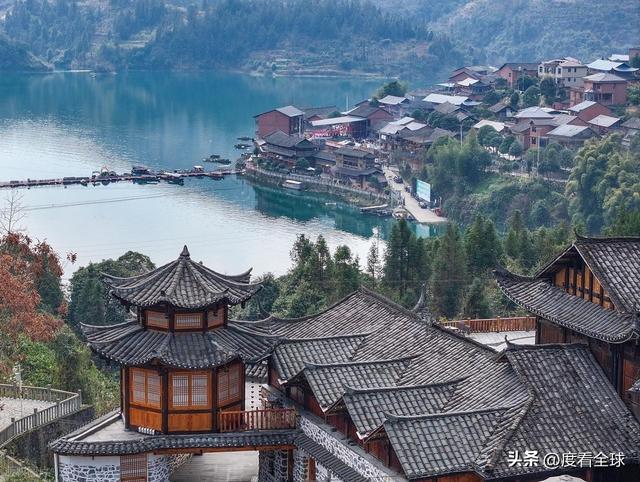 藏在渝东南里的奇迹:600年古寨逆袭,绿水青山真的能变金山银山