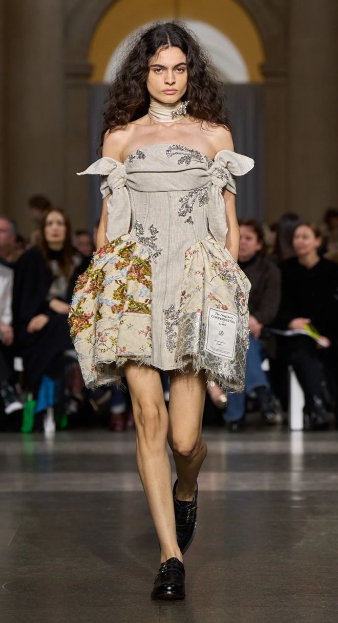 伦敦2020冬季时装秀__2021伦敦秋冬时装秀