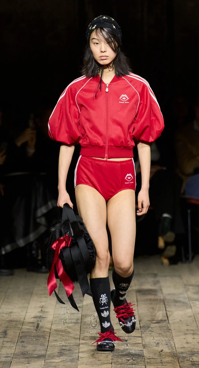 2021伦敦秋冬时装秀_伦敦2020冬季时装秀_