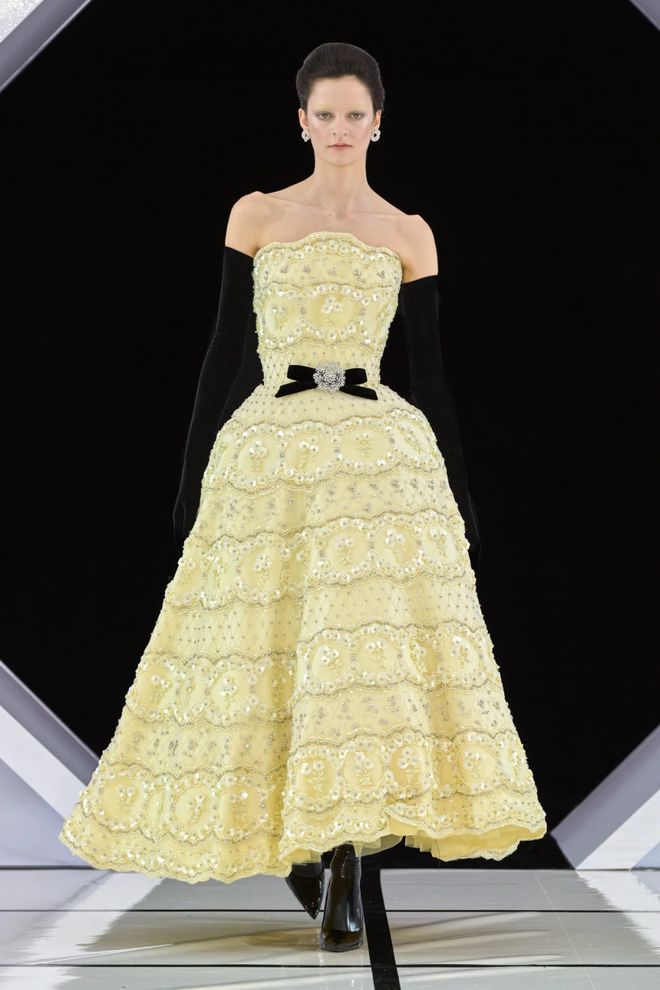 2021伦敦秋冬时装秀_伦敦2020冬季时装秀_