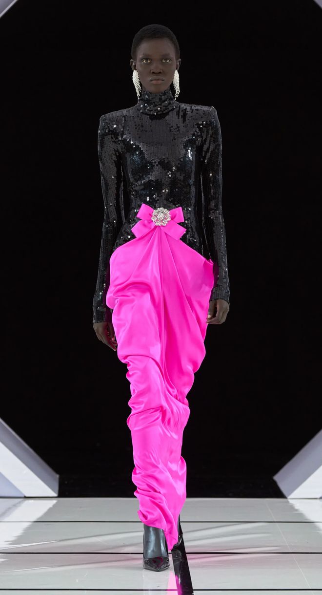 2021伦敦秋冬时装秀_伦敦2020冬季时装秀_